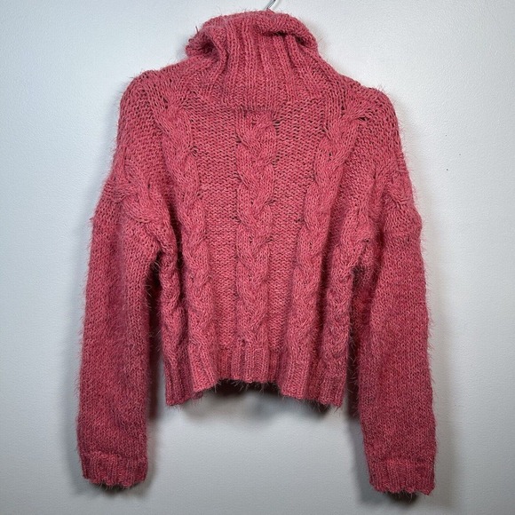 POL Soft Chunky Knit Cropped Pink Textured Pattern Turtle Neck Sweater Sz Small - Picture 3 of 5